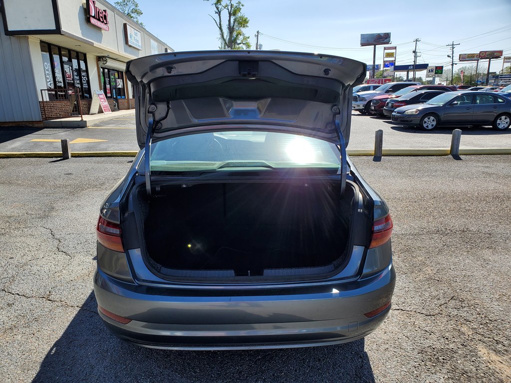 Photo 7 of this VOLKSWAGEN JETTA
