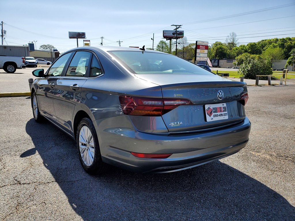 Photo 5 of this VOLKSWAGEN JETTA