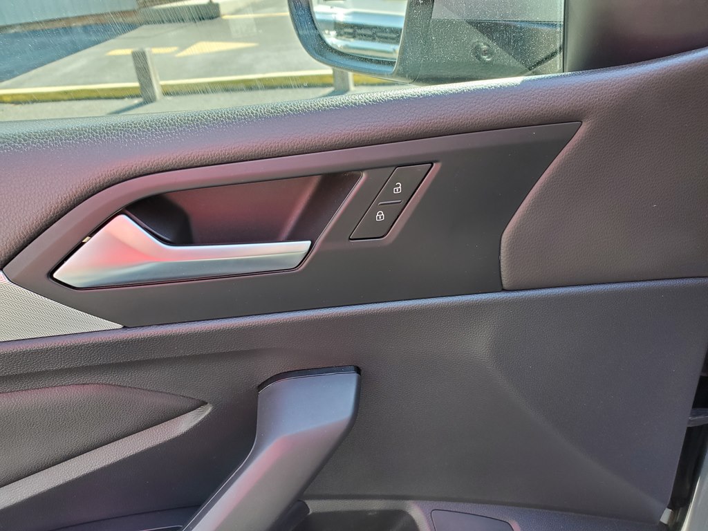 Photo 20 of this VOLKSWAGEN JETTA