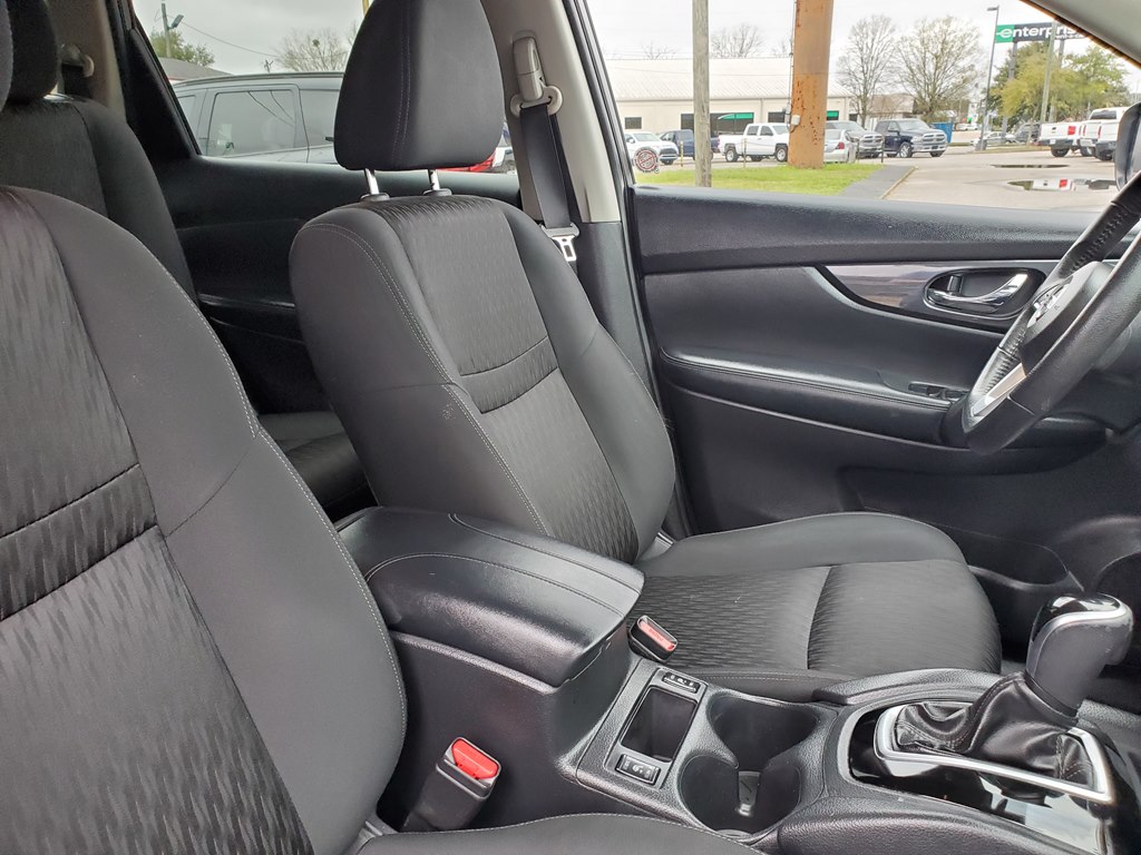 Photo 13 of this NISSAN ROGUE
