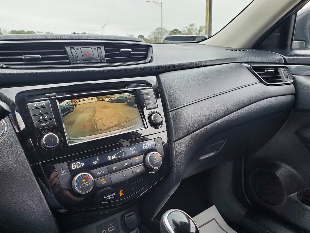 Photo 32 of this NISSAN ROGUE