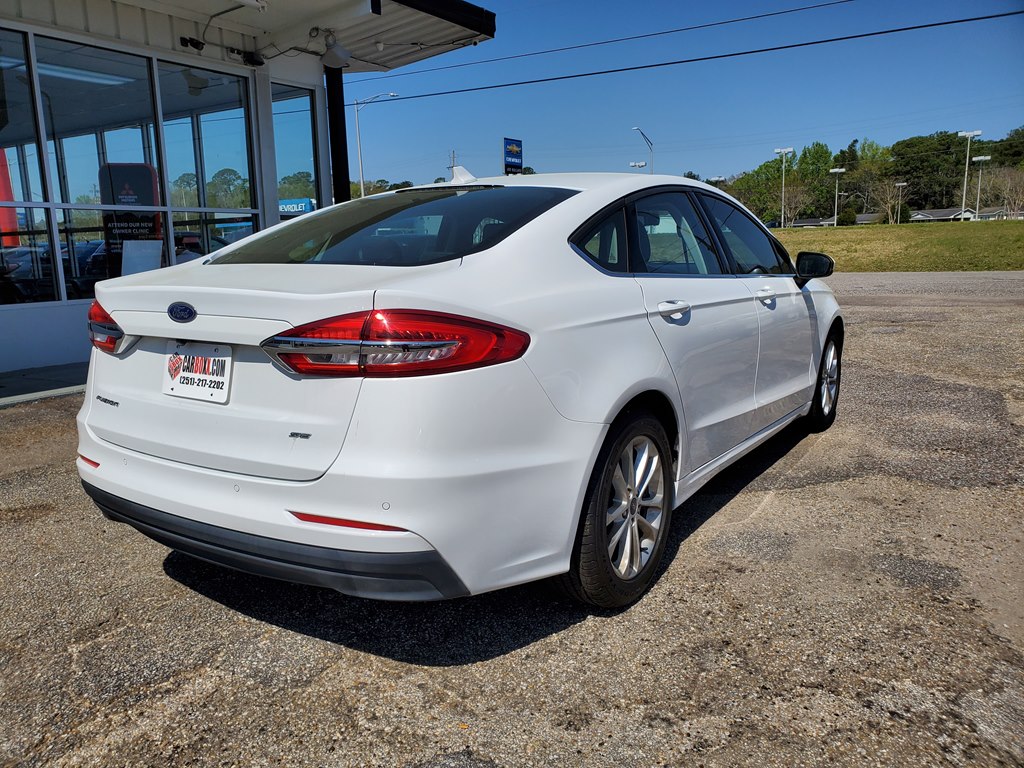 Photo 12 of this FORD FUSION