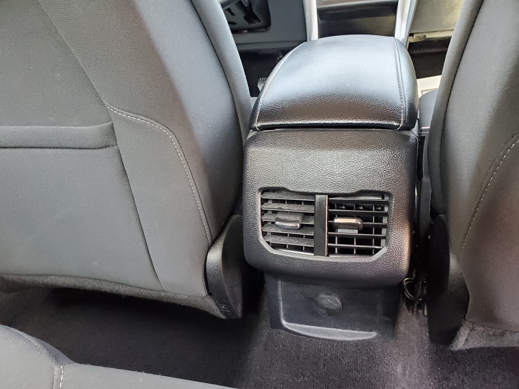 Photo 19 of this FORD FUSION