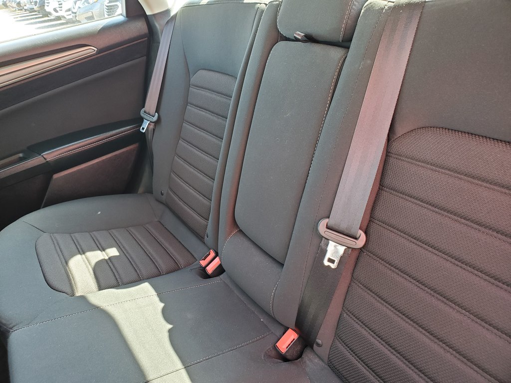Photo 20 of this FORD FUSION