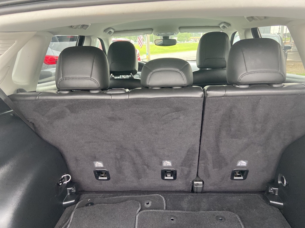 Photo 8 of this JEEP COMPASS