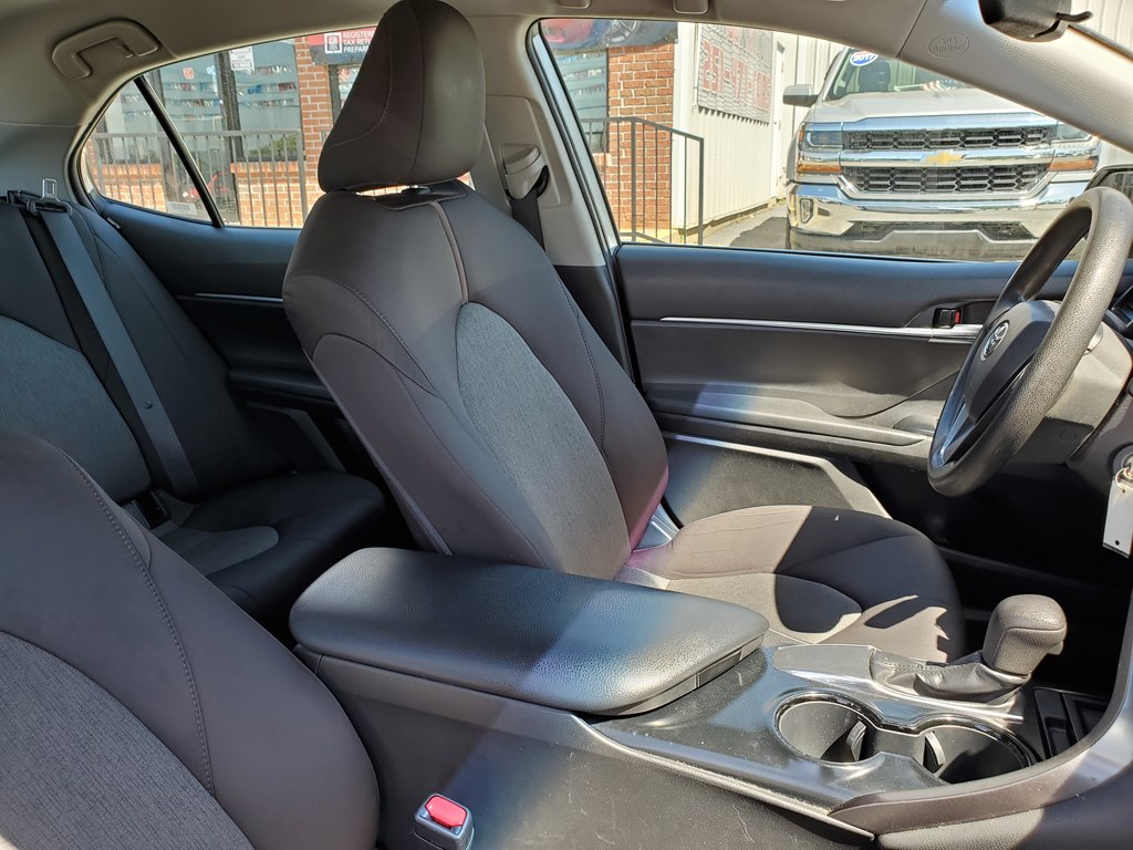 Photo 13 of this TOYOTA CAMRY