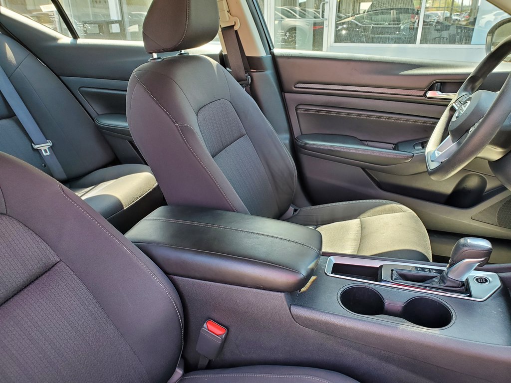 Photo 15 of this NISSAN ALTIMA