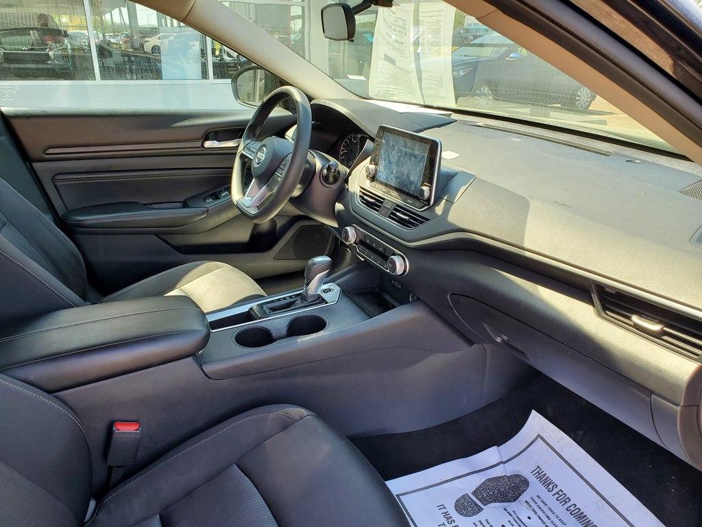 Photo 14 of this NISSAN ALTIMA