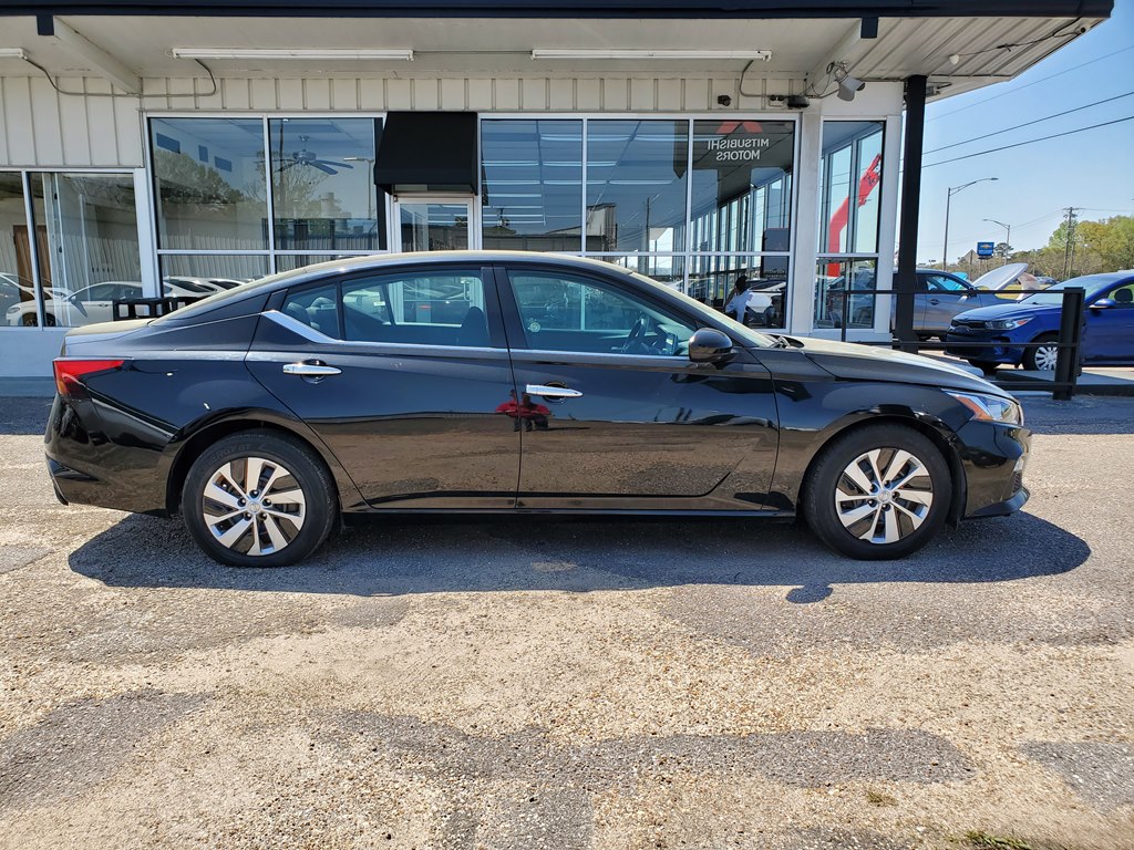 Photo 13 of this NISSAN ALTIMA