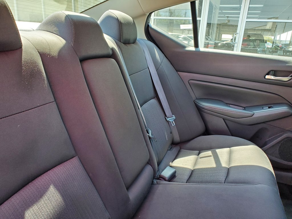 Photo 17 of this NISSAN ALTIMA