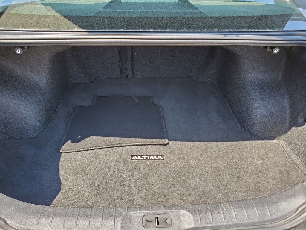 Photo 11 of this NISSAN ALTIMA