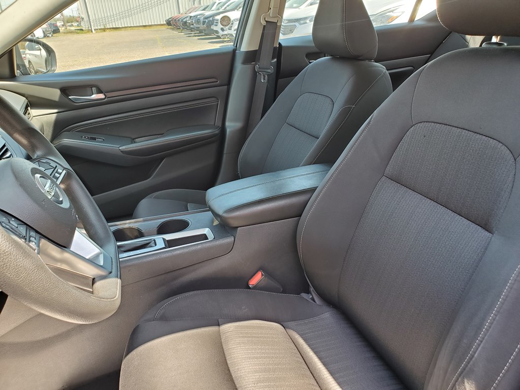 Photo 22 of this NISSAN ALTIMA