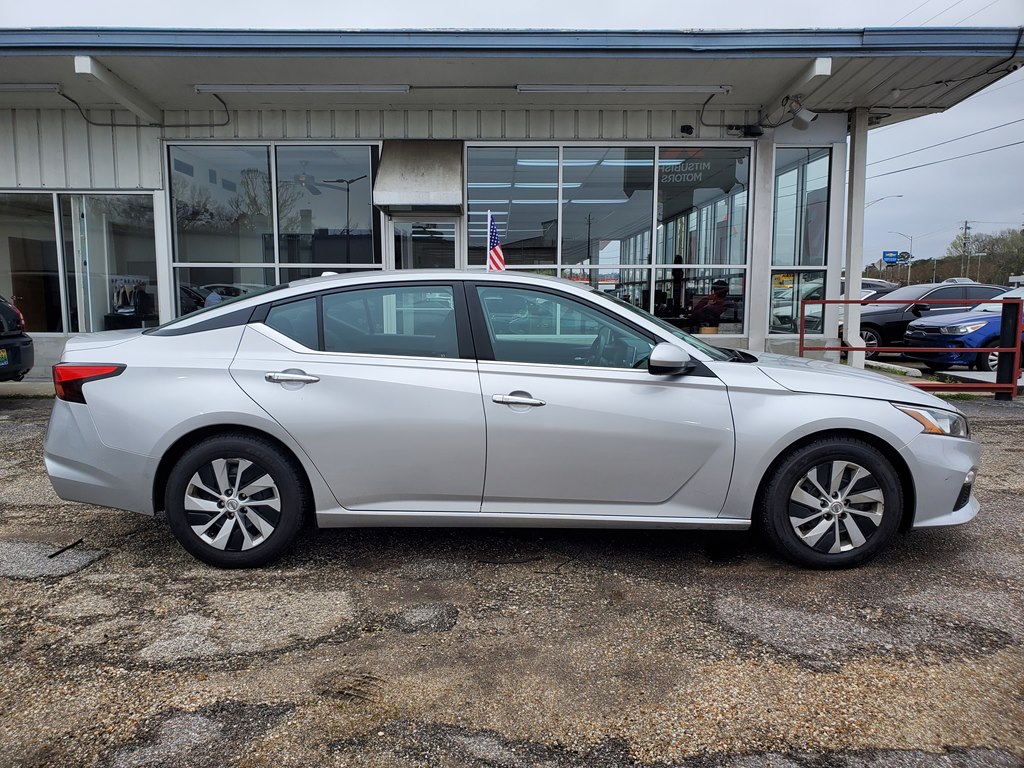 Photo 9 of this NISSAN ALTIMA