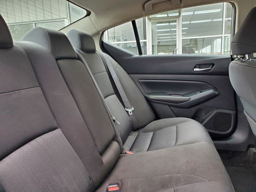 Photo 13 of this NISSAN ALTIMA