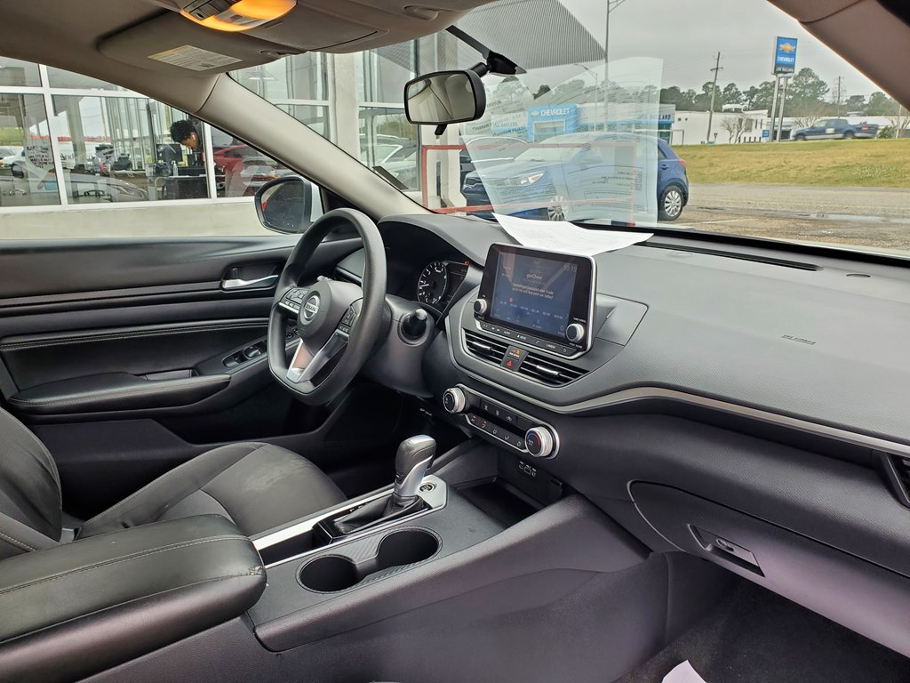 Photo 10 of this NISSAN ALTIMA