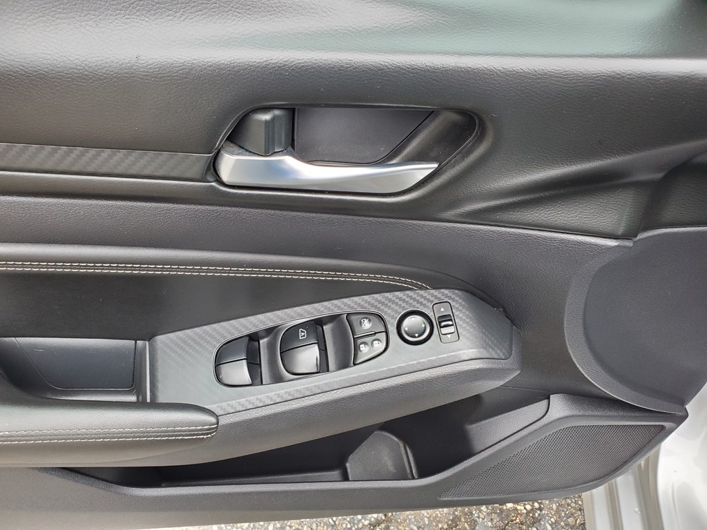 Photo 17 of this NISSAN ALTIMA