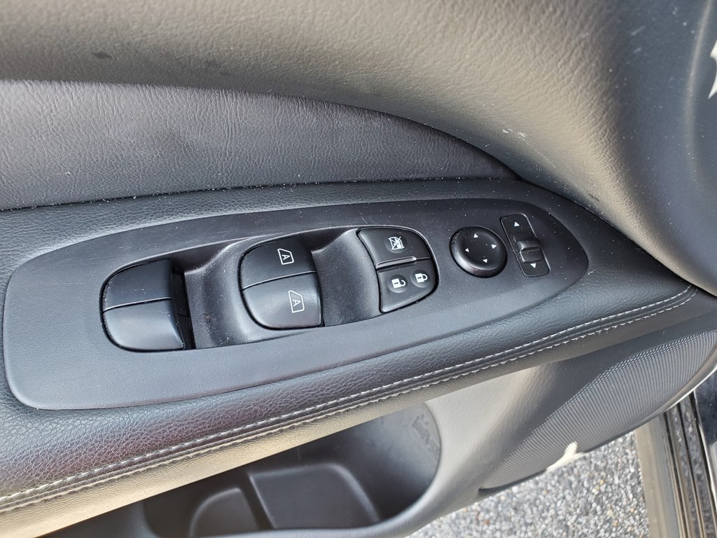 Photo 23 of this NISSAN PATHFINDER
