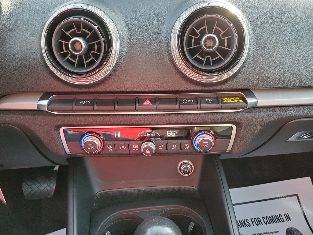 Photo 29 of this AUDI A3