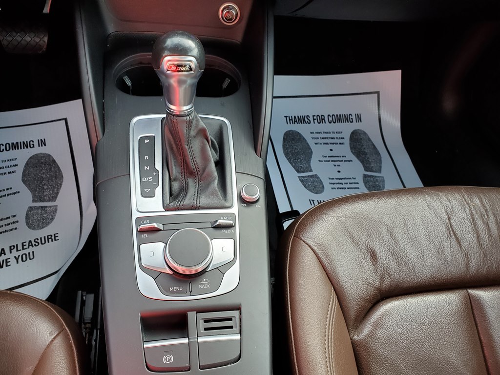 Photo 28 of this AUDI A3