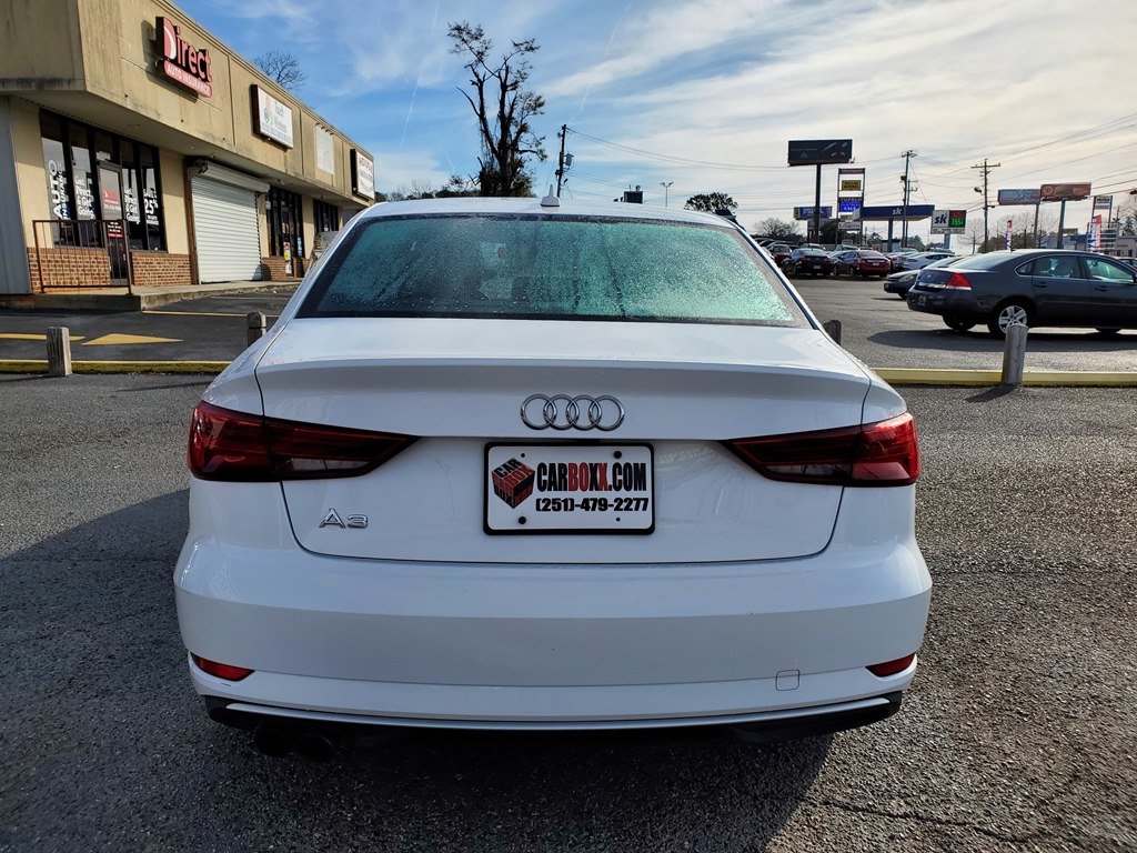 Photo 6 of this AUDI A3