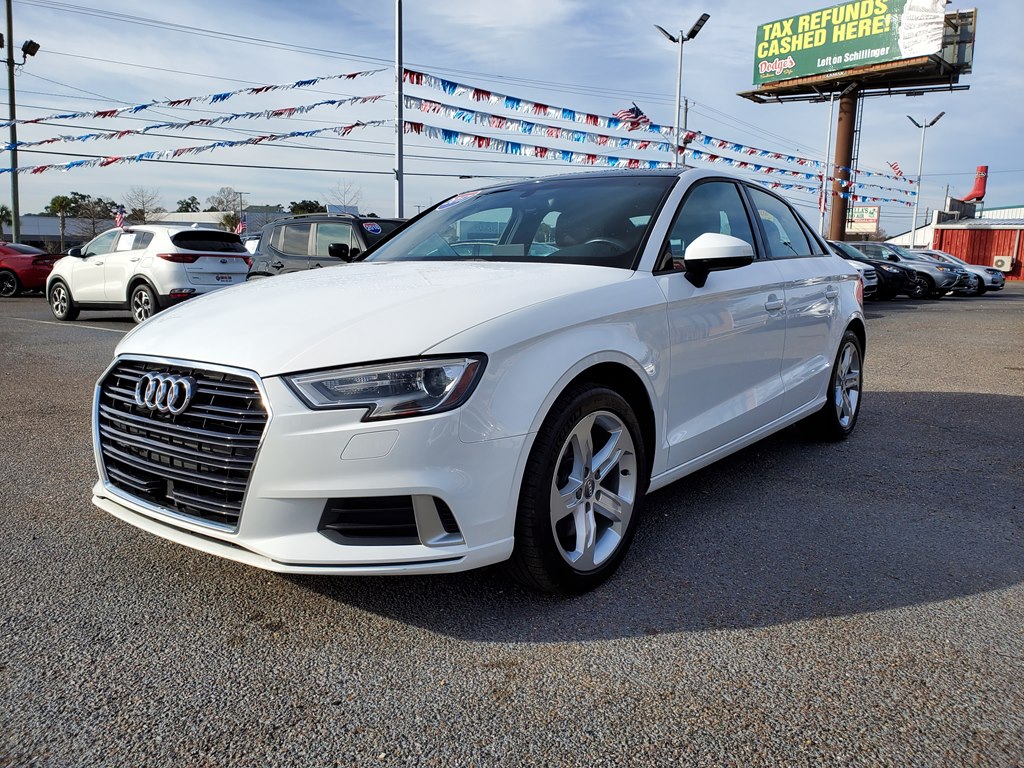 Photo 3 of this AUDI A3