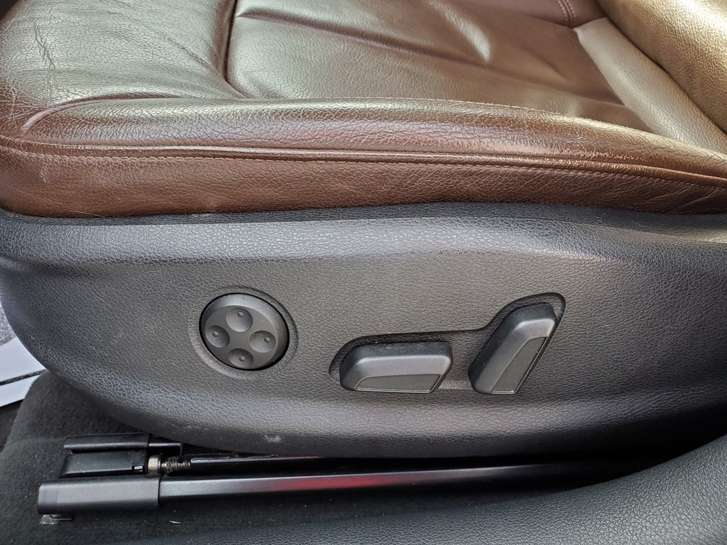 Photo 23 of this AUDI A3