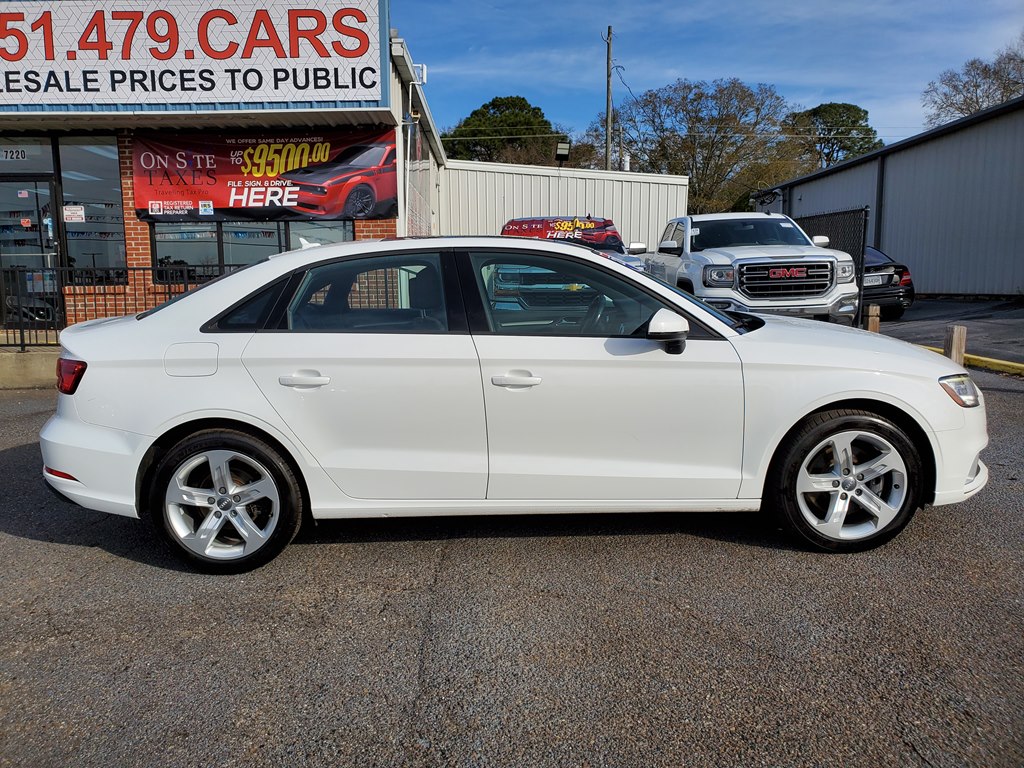 Photo 10 of this AUDI A3