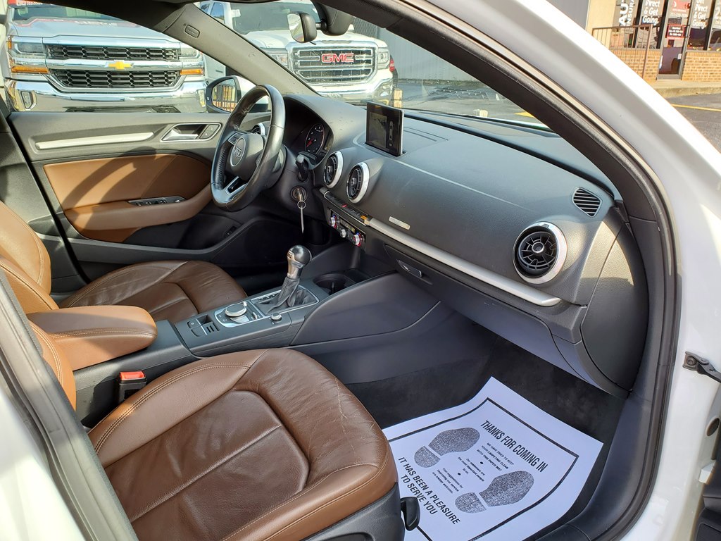 Photo 12 of this AUDI A3