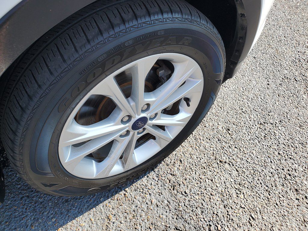 Photo 11 of this FORD ESCAPE