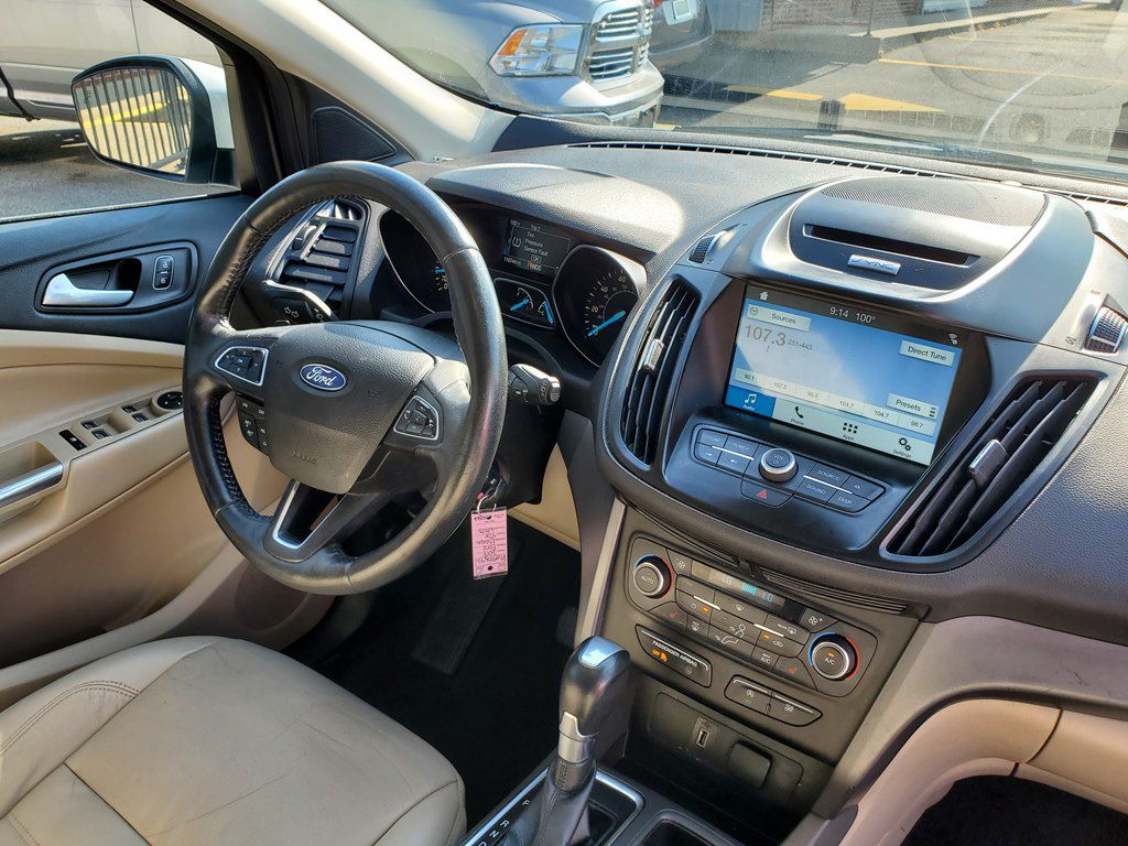 Photo 14 of this FORD ESCAPE
