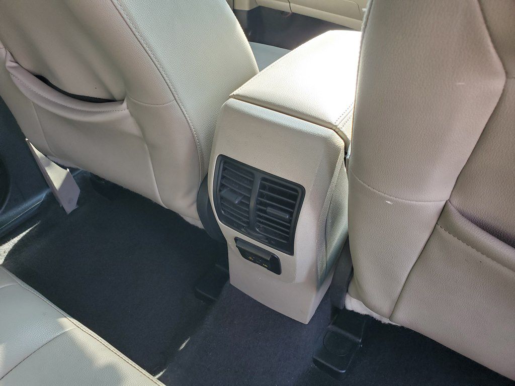 Photo 16 of this FORD ESCAPE