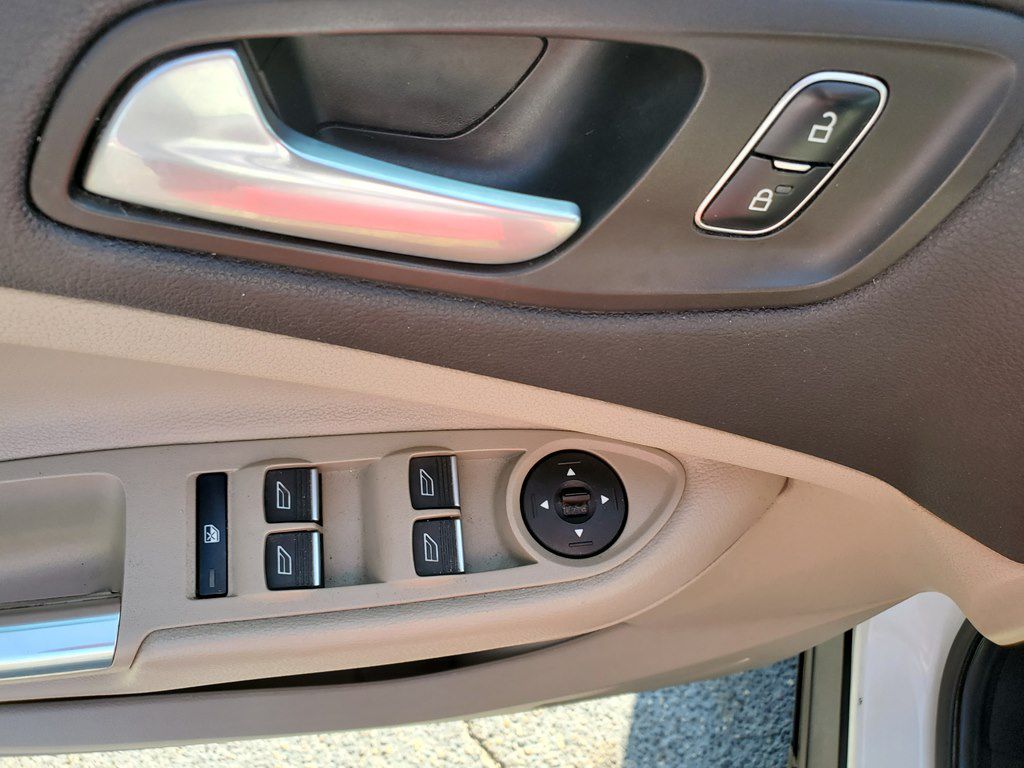 Photo 21 of this FORD ESCAPE