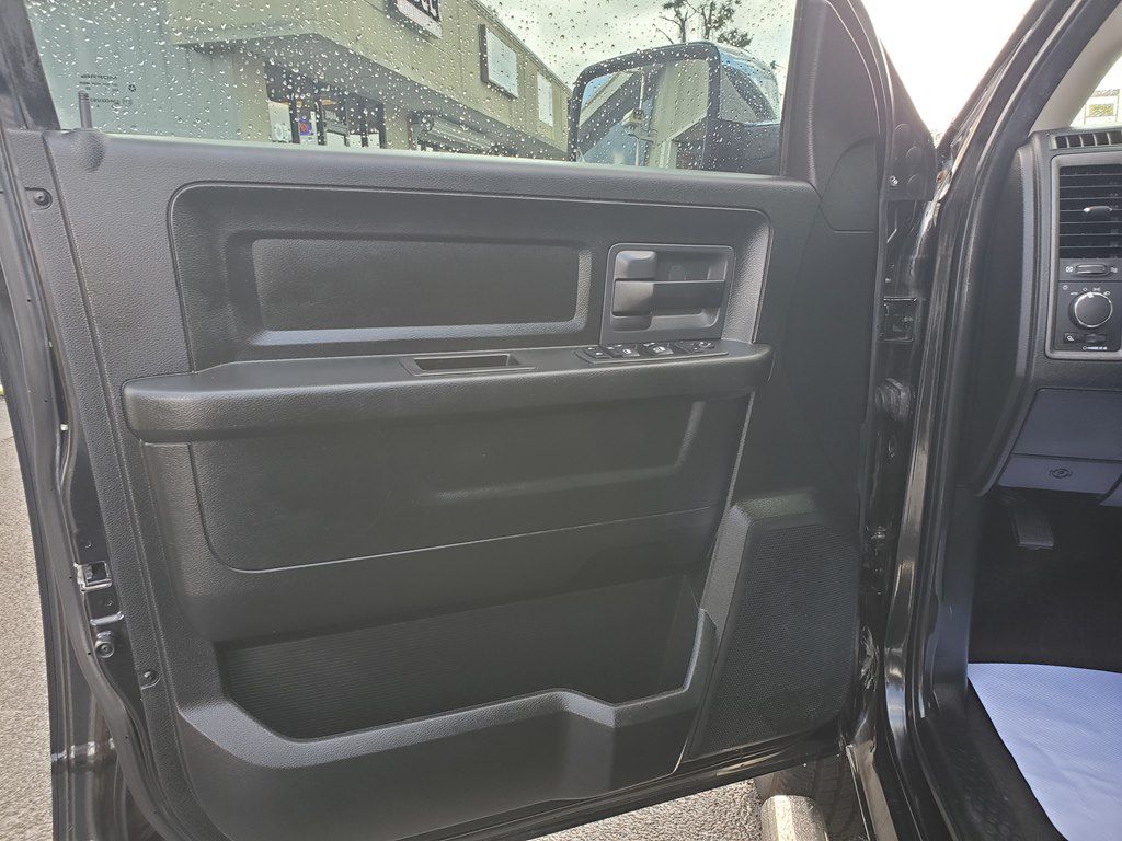 Photo 17 of this RAM 1500
