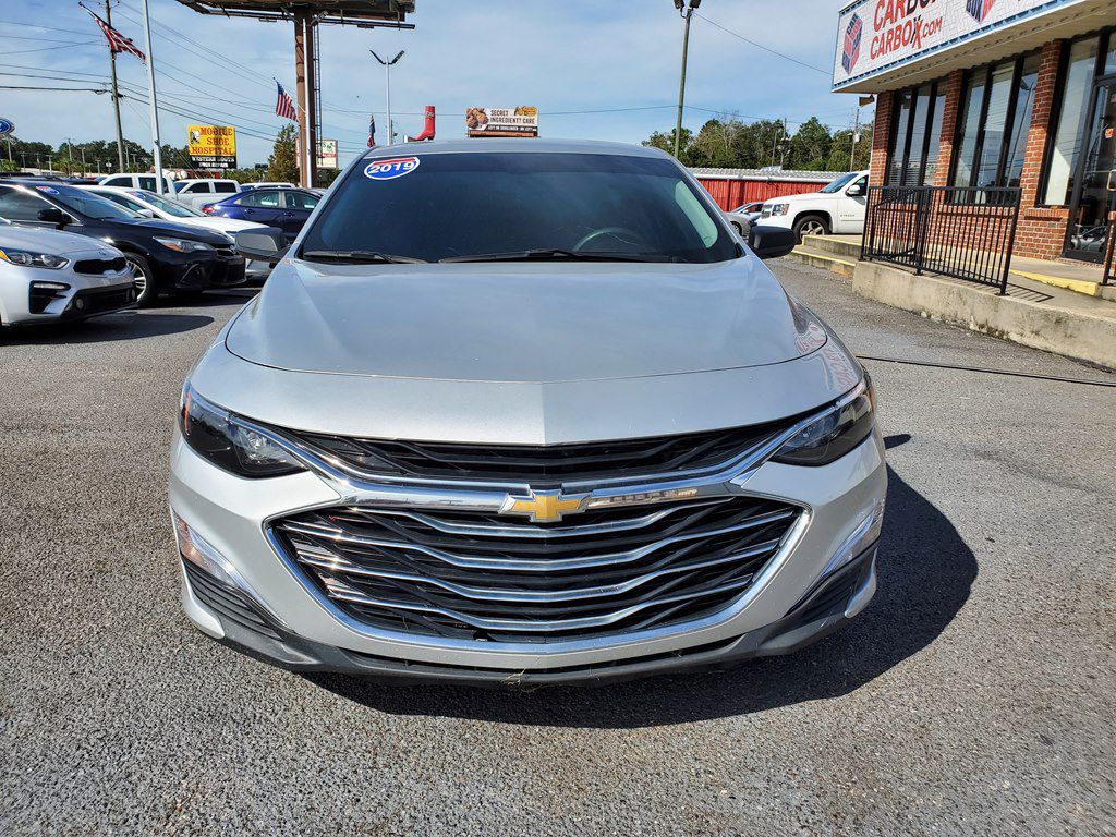 Photo 2 of this CHEVROLET MALIBU