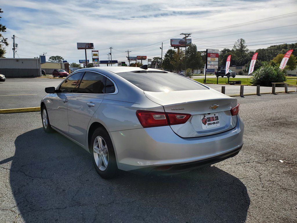 Photo 5 of this CHEVROLET MALIBU