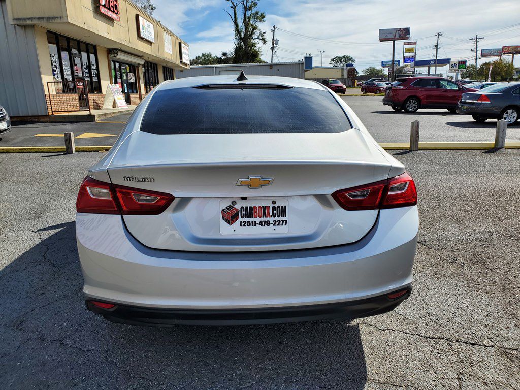 Photo 6 of this CHEVROLET MALIBU