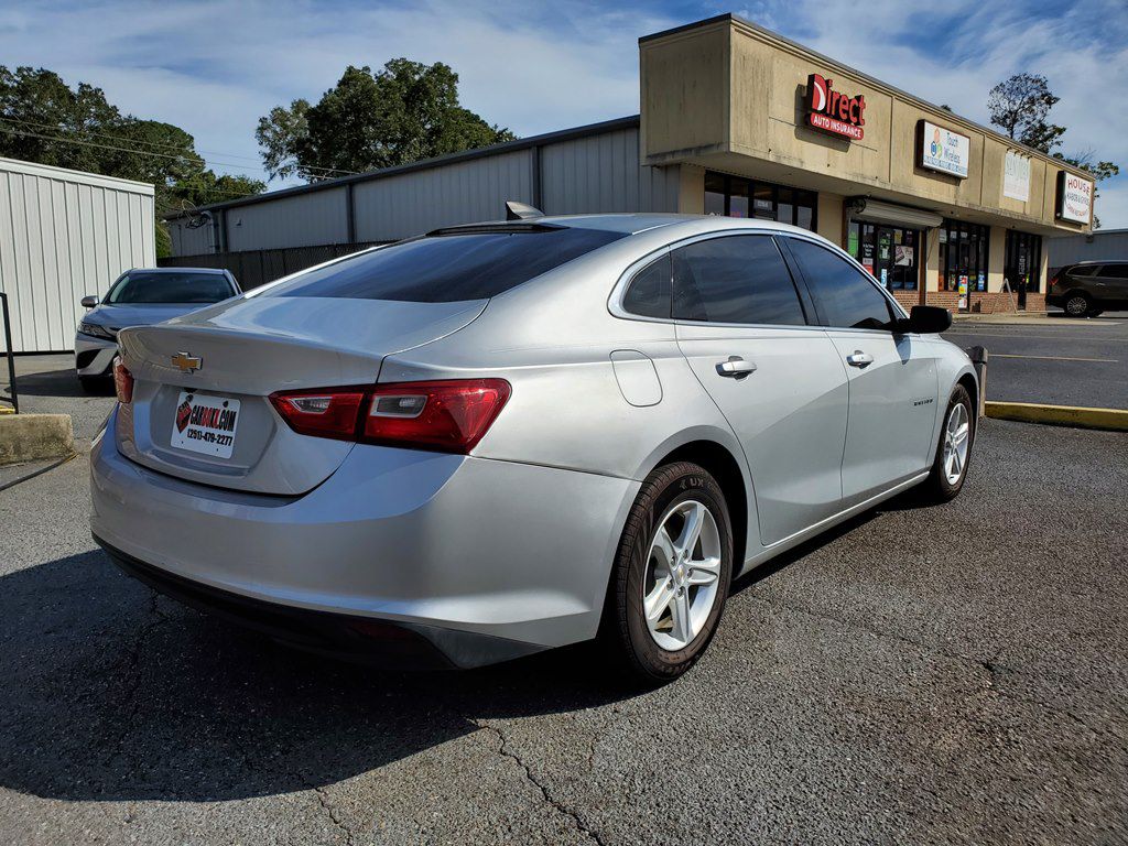 Photo 9 of this CHEVROLET MALIBU