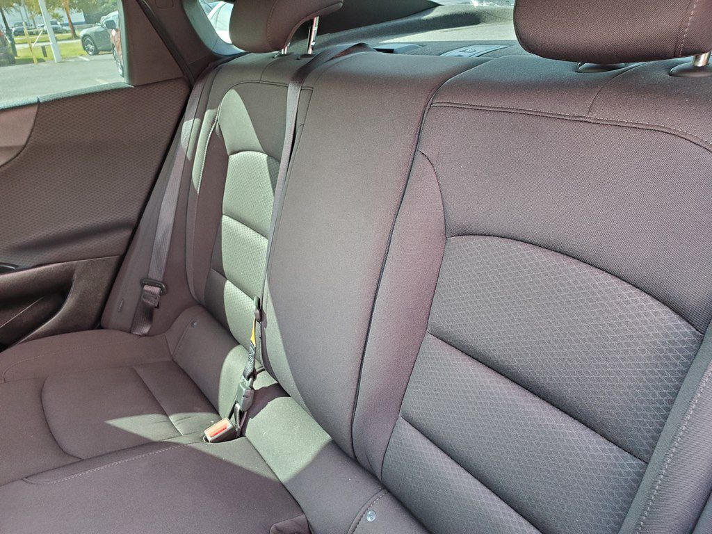 Photo 15 of this CHEVROLET MALIBU