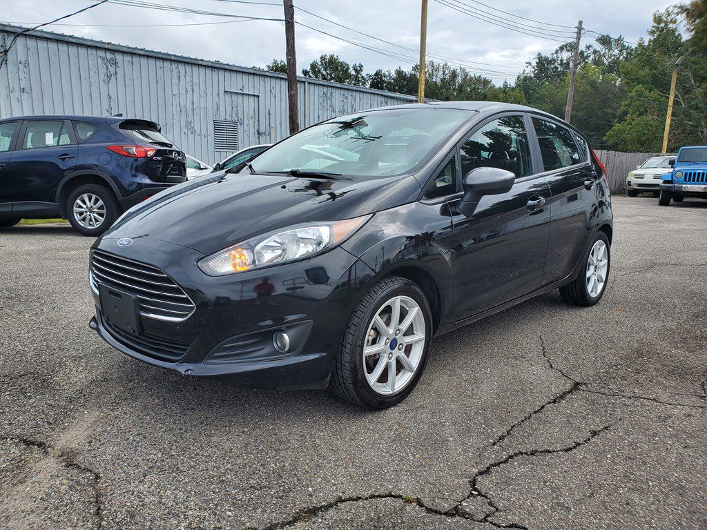 Photo 3 of this FORD FIESTA