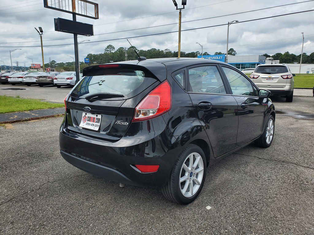 Photo 7 of this FORD FIESTA