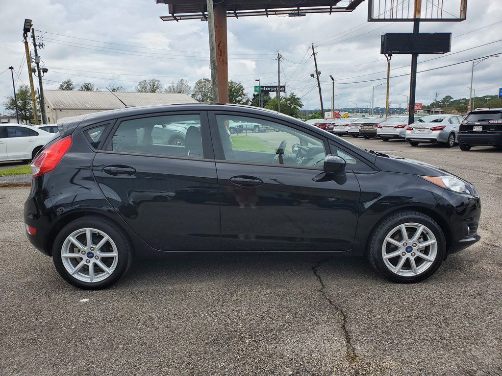 Photo 8 of this FORD FIESTA