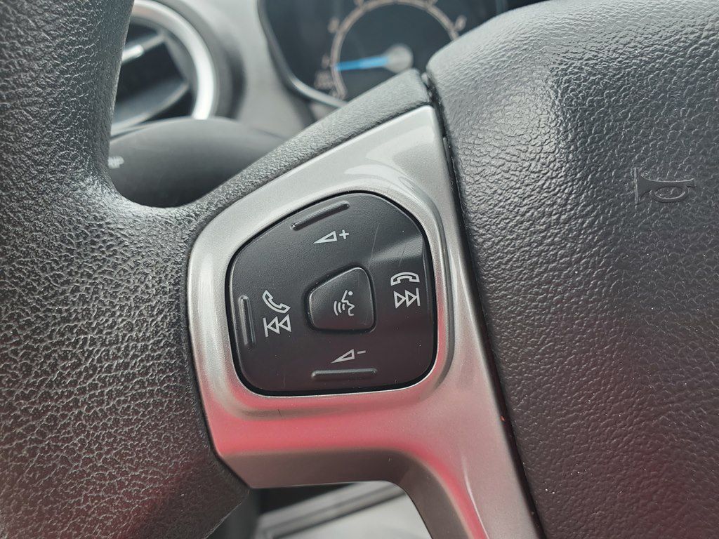 Photo 19 of this FORD FIESTA
