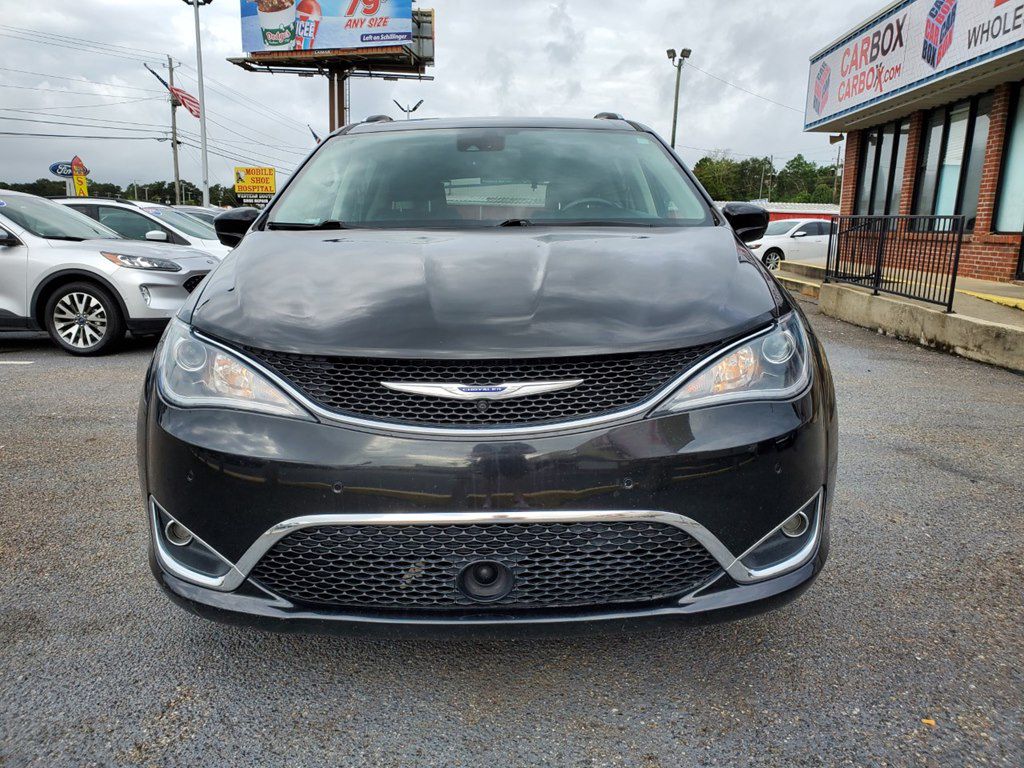 Photo 2 of this CHRYSLER PACIFICA
