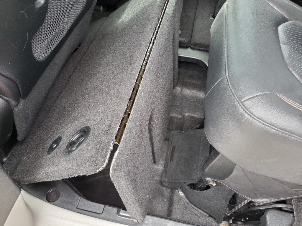 Photo 21 of this CHRYSLER PACIFICA