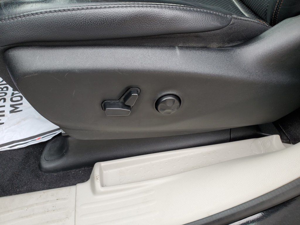 Photo 27 of this CHRYSLER PACIFICA