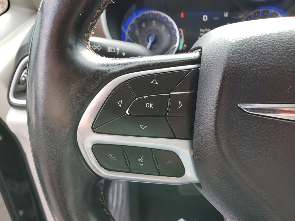 Photo 36 of this CHRYSLER PACIFICA
