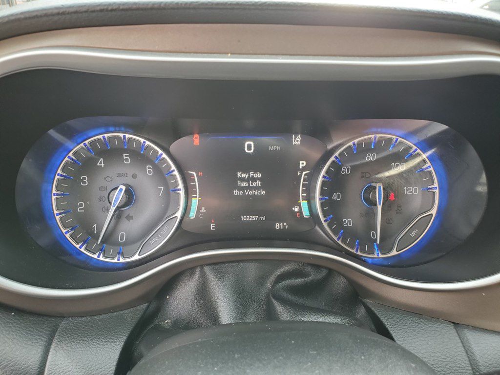 Photo 38 of this CHRYSLER PACIFICA