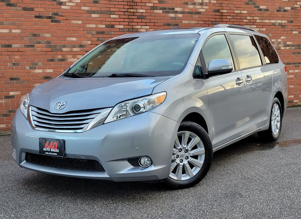 2013 TOYOTA SIENNA LIMITED for sale in Parma 440 Auto Sales Used
