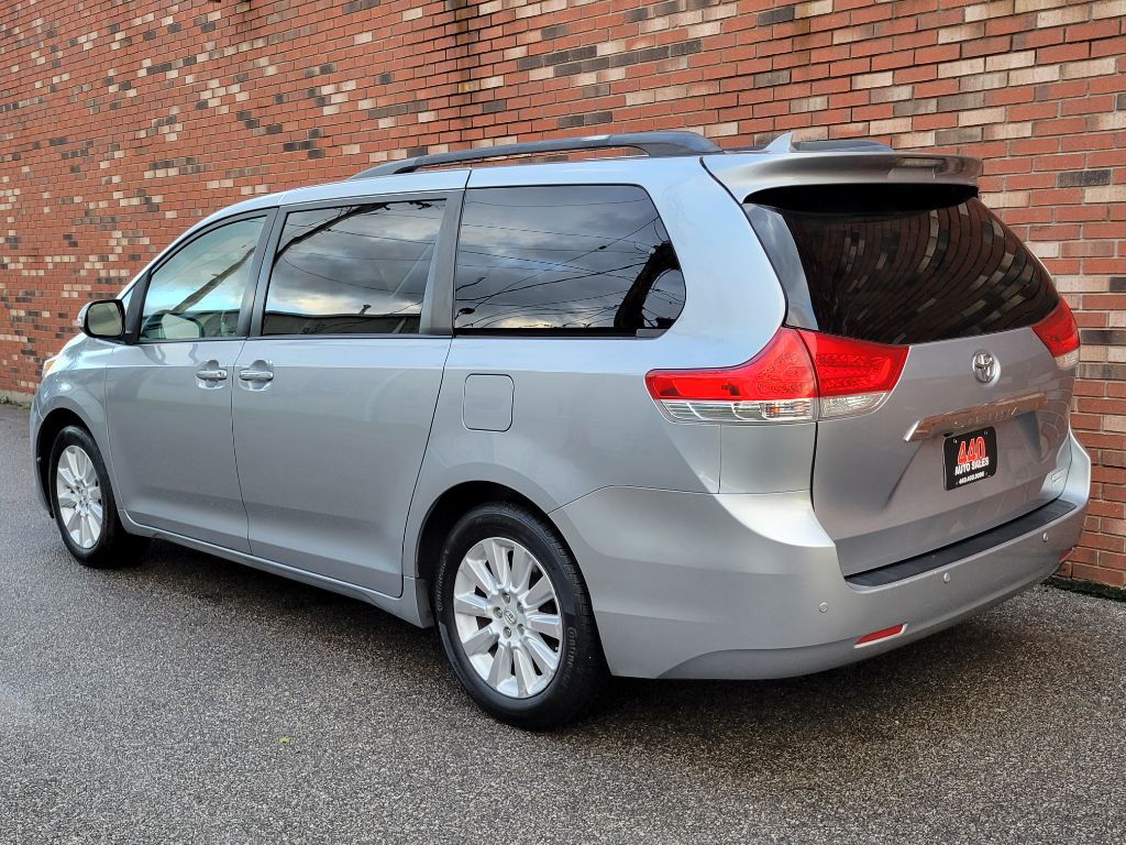 2013 TOYOTA SIENNA LIMITED for sale in Parma 440 Auto Sales Used