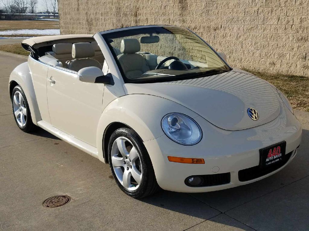 2006 VOLKSWAGEN BEETLE CONVERTIBLE OPTION PACKAGE 2 for sale in Parma 440 Auto Sales Used
